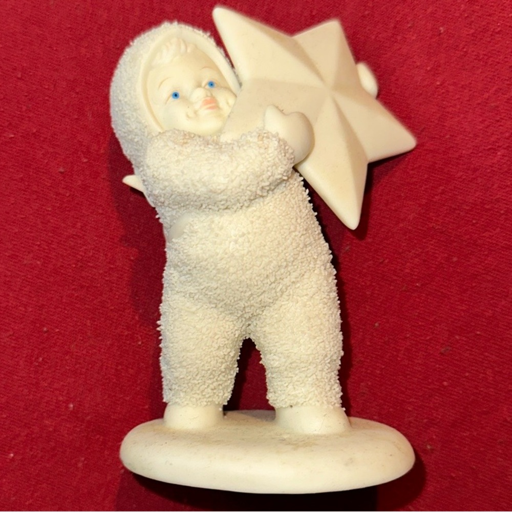 Department 56 White Holiday Figurine “I Found The Biggest Star of All”